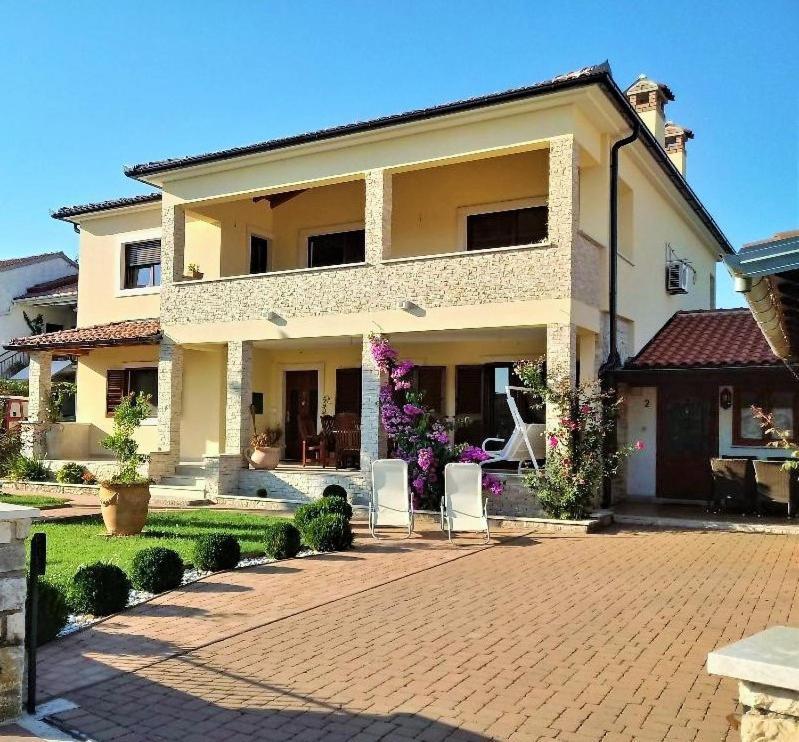 Apartments Sara Bale Exterior foto